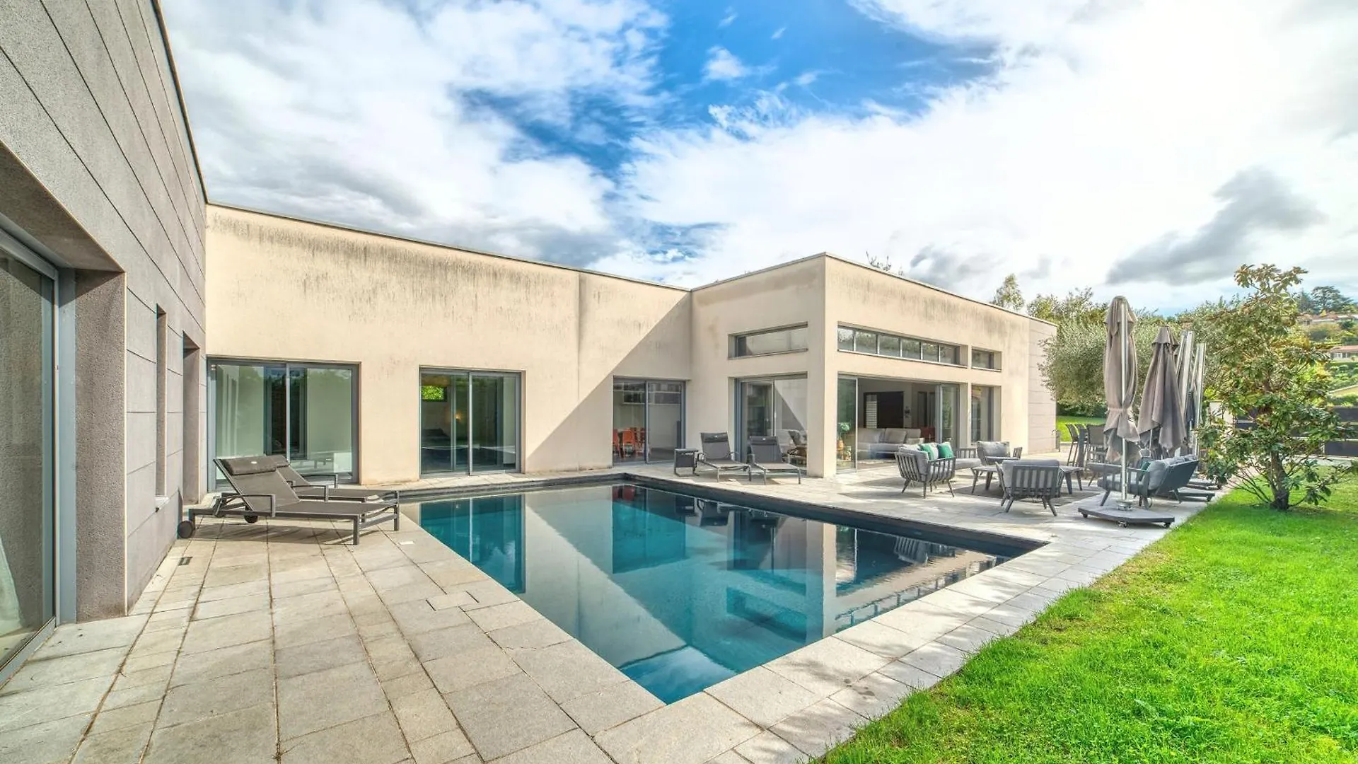L'Avedis - Magnifique Maison De Luxe Avec Piscine Montanay 0*,